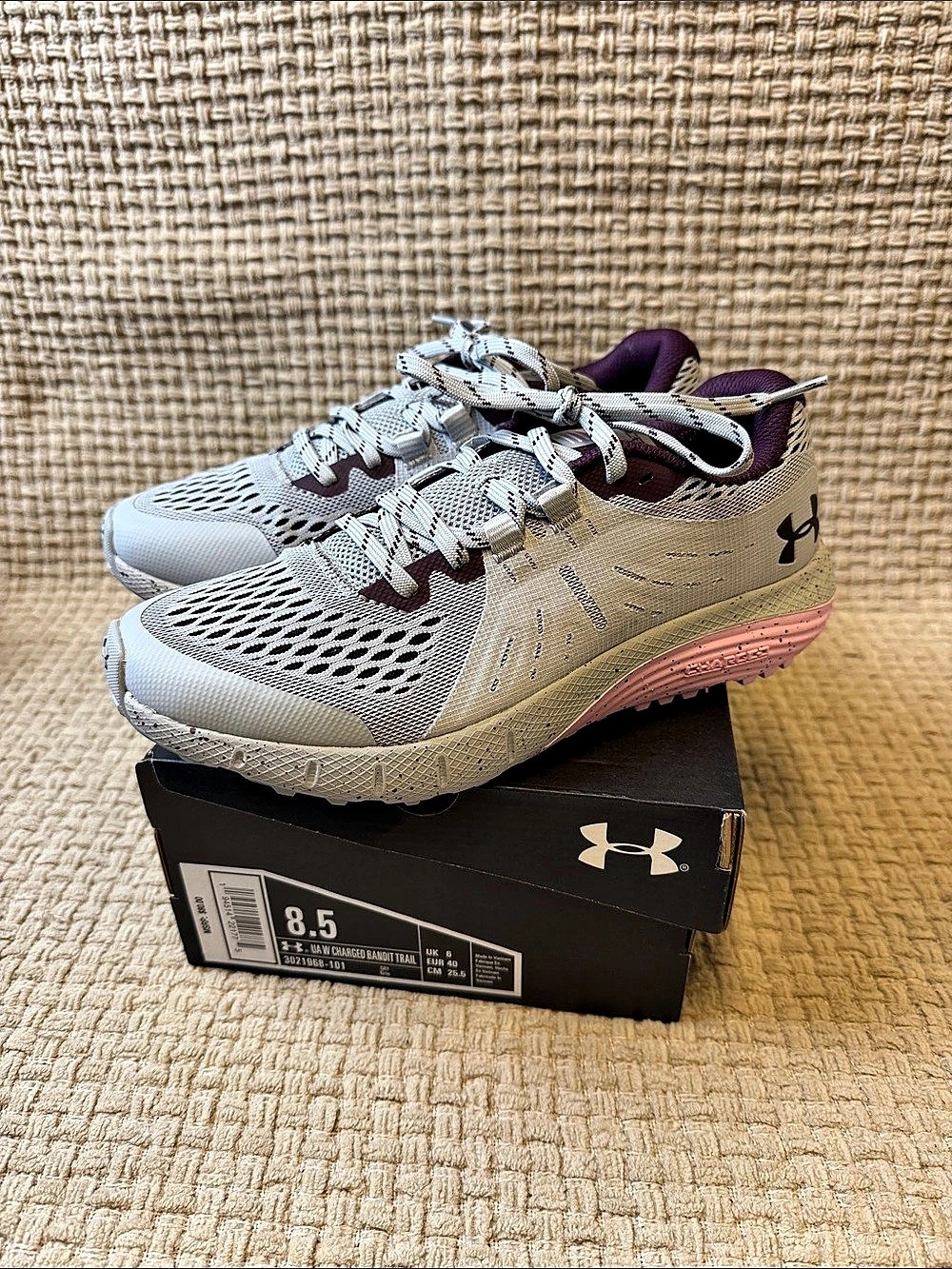 Under Armour Charged Bandit Trail Running Shoes Gray & Pink US 8.5